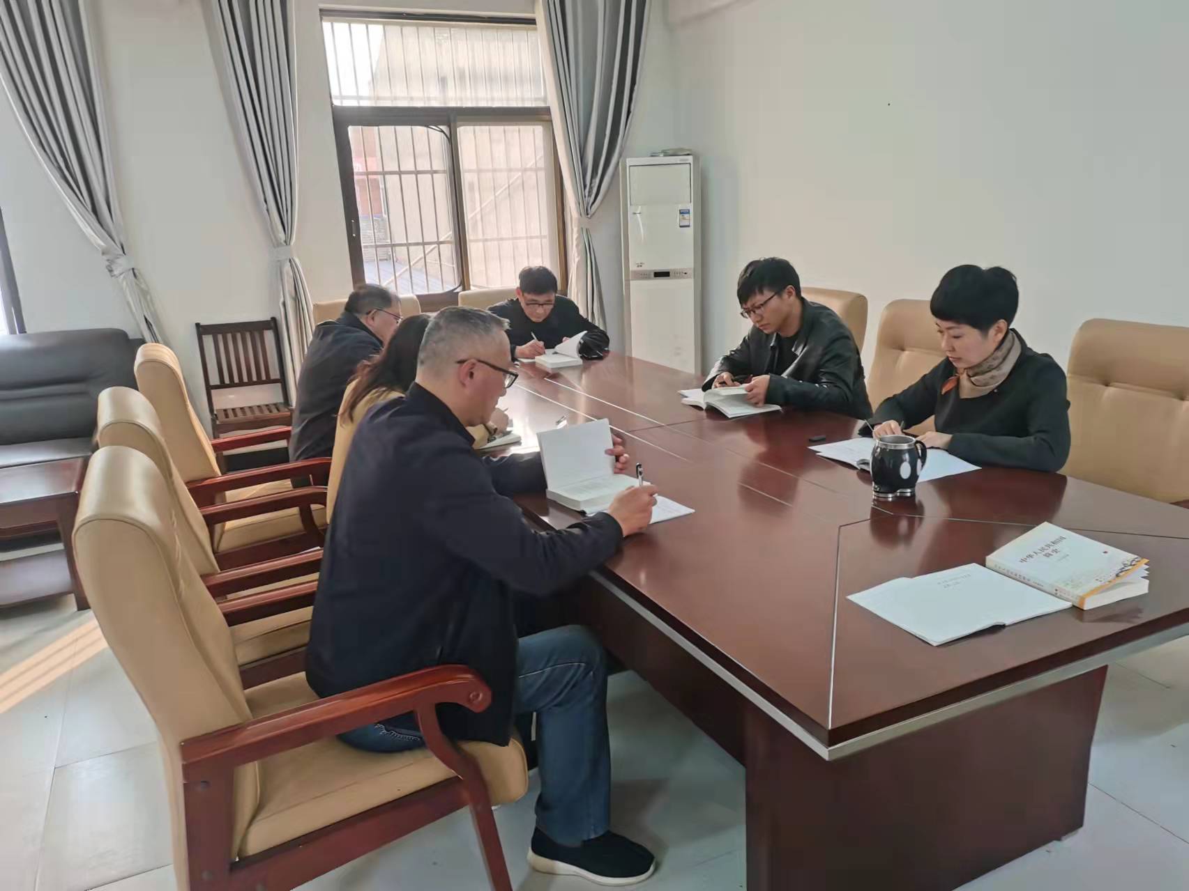 会议现场.jpg
